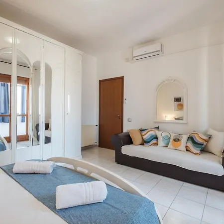 Poetto Family House, Privat Parking, Self Check-in, Netflix Apartman