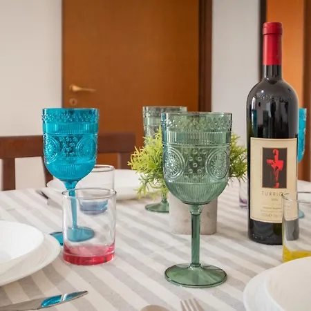 Poetto Family House, Privat Parking, Self Check-in, Netflix Apartman Quartu SantʼElena