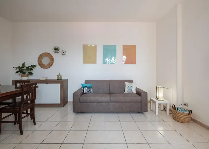 Poetto Family House, Privat Parking, Self Check-in, Netflix Apartament *