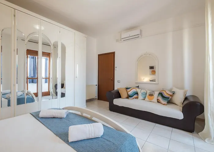 Poetto Family House, Privat Parking, Self Check-in, Netflix Apartament